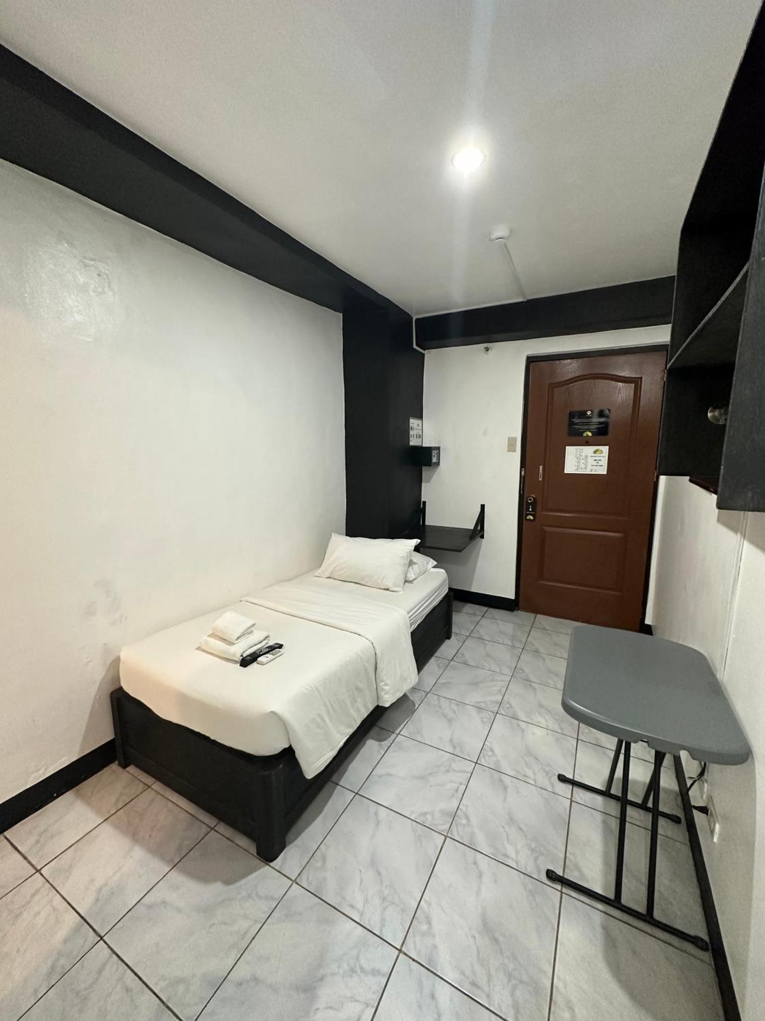 Fernando'S Hotel Sorsogon Exterior photo